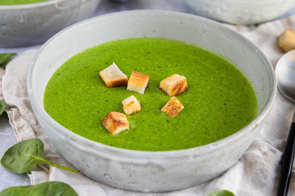 夏バテ対策に最適な夏野菜スープのレシピは？