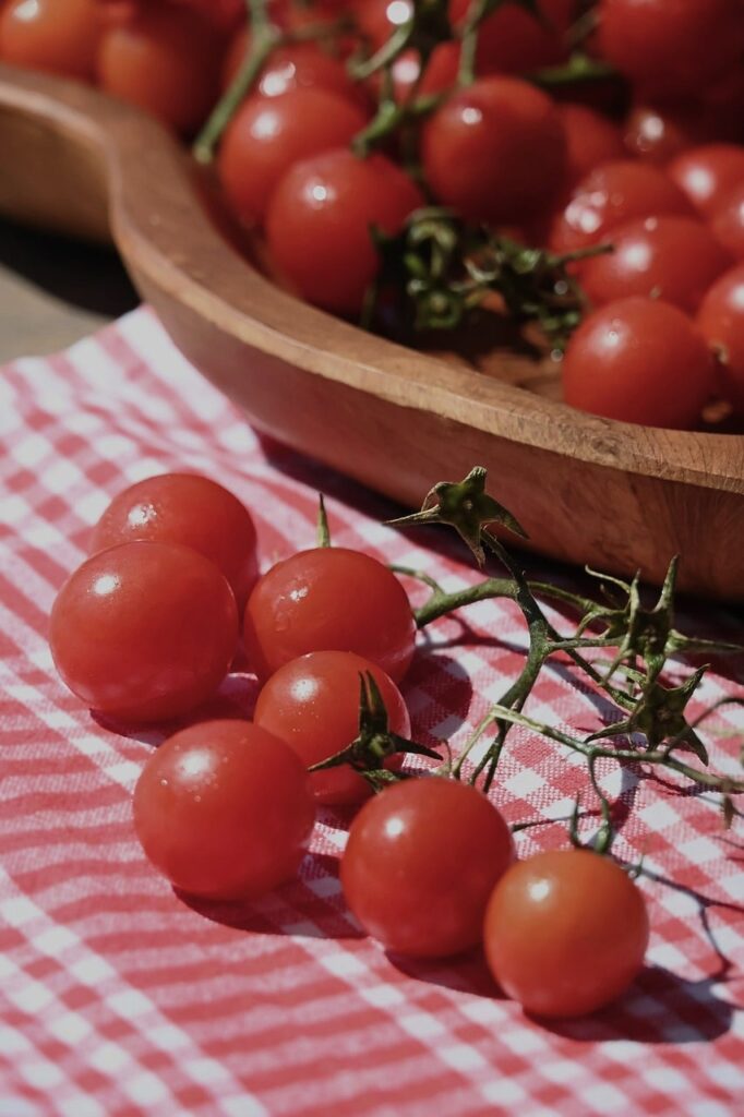 夏バテ解消に最適なトマトマリネの簡単レシピは？